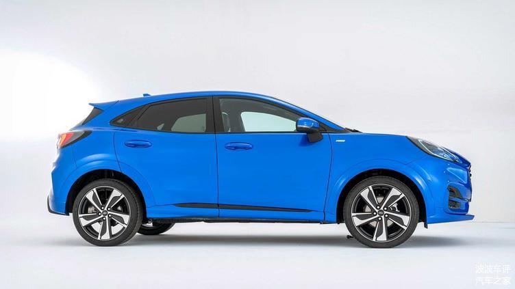 福特發(fā)布PUMA小型SUV官圖，歐式風(fēng)格，造型很有柔和感