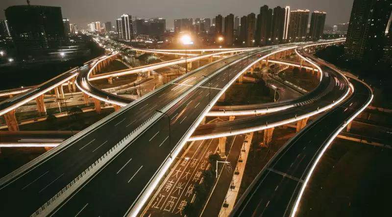 這些上道必知汽車燈語，你知道嗎？