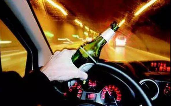 真的假的？最新交規(guī)：酒后躺車內(nèi)休息也算酒駕？