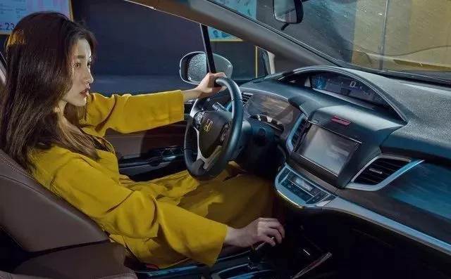 酷夏來(lái)臨，又有哪些東西不宜滯留車內(nèi) 你知道嗎？