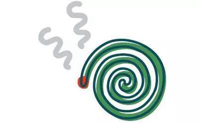 奔馳車突然起火！車主：車?yán)镉形米?，點(diǎn)了盤蚊香……