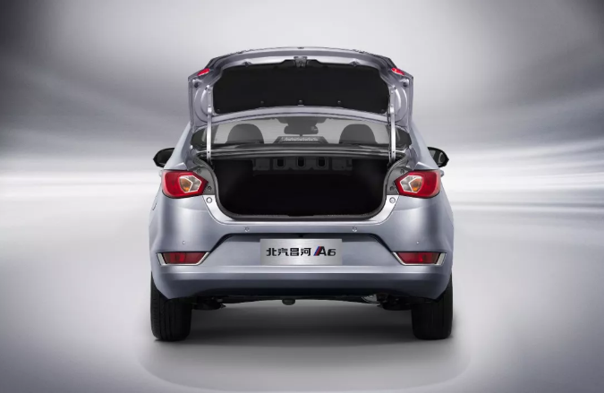 看一出好戲，猜神秘主演