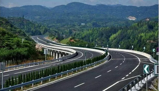 定速巡航可以解放右腳，但你真的會用嗎？