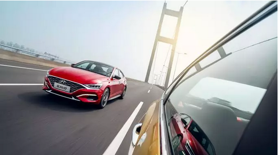 【安全駕駛】冬季開窗除霧冷颼颼，車窗起霧如何破？