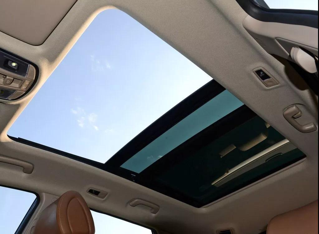 汽車內(nèi)頂棚臟了，如何清理？