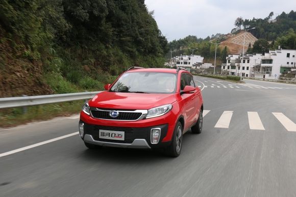 車窗怎么開省油又涼快？這些竅門送你秀操作！