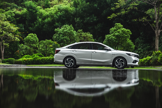 媒體視角丨擁抱混動時代，從一輛享域銳·混動開始