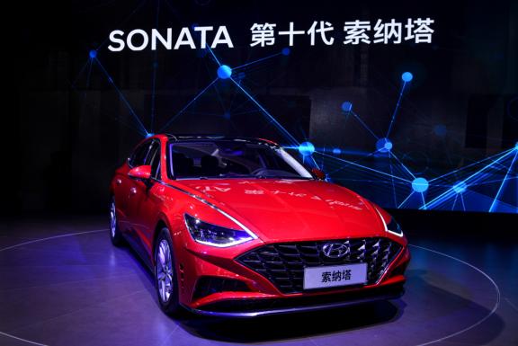 天生出色 | 生于烈焰，當(dāng)紅不讓